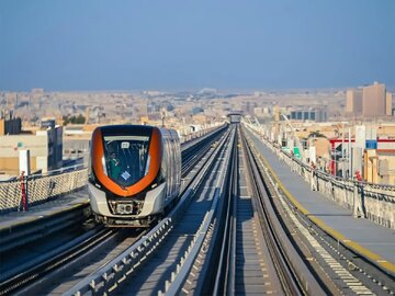 یک رکورد دیگر در عربستان/ طولانیترین سیستم قطار بدون راننده جهان رسماً آغاز به کار کرد