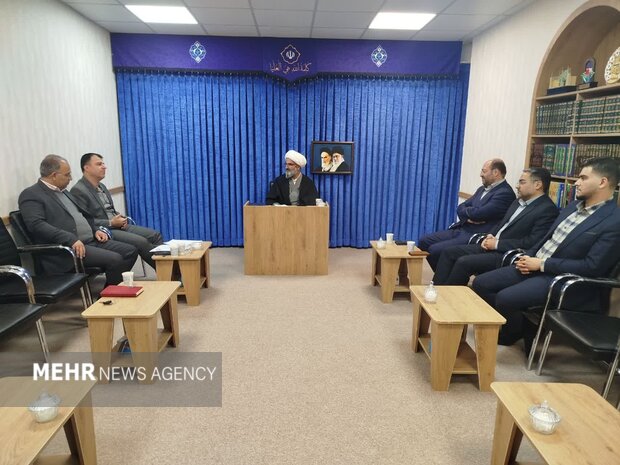 تأکید امام جمعه سمنان بر رعایت انصاف در بازار و حذف دلالان