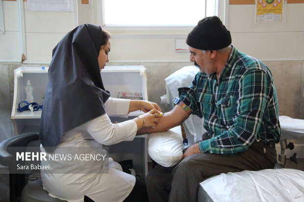 استقرار تیم سیار انتقال خون در سرپل‌ذهاب برای پاسخ به نیاز بیماران