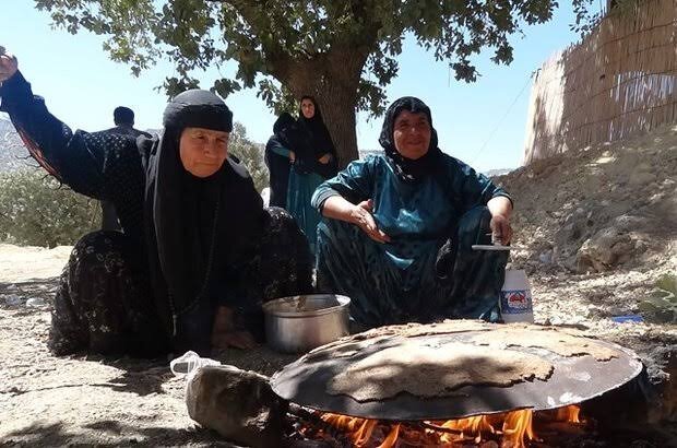 شبی به بلندای تاریخ: یلدا در کوهساران کریک با عطر نان تُنگ و شیرینی