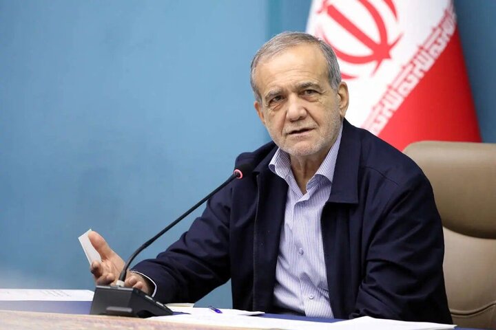پزشکیان: توسعه زیرساخت حمل و نقل عمومی وظیفه اصلی دولت است