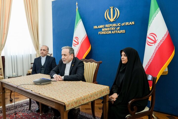 گفتگوی تلفنی وزیر امور خارجه با کارکنان سفارت ایران در ونزوئلا