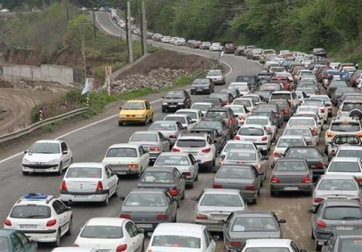ترافیک پرحجم در چالوس| بارش برف و باران در اکثر جاده‌های کشور