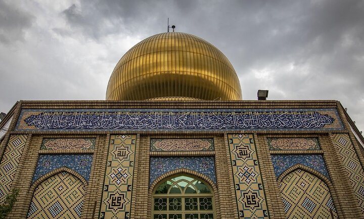 حجت الاسلام عالی در امامزاده صالح فرحزاد سخنرانی می‌کند