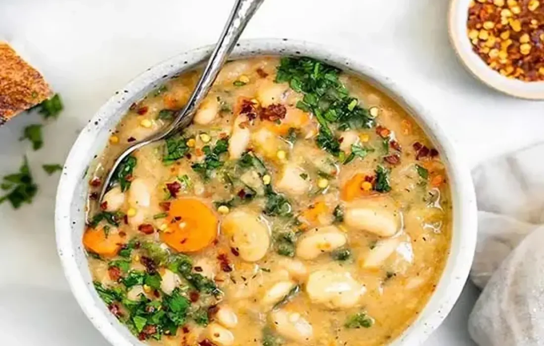 طرز تهیه سوپ سبزیجات لوبیاسفید/ پیش‌غذای خوشمزه و سالم برای شب‌های زمستان