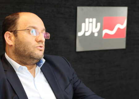 کاهش تعرفه واردات خودرو همزمان با حذف قیمت دستوری ضرورت دارد