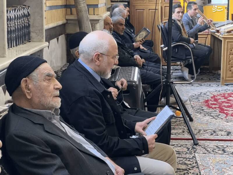 حضور قالیباف در یک مراسم ختم همراه با پدرش