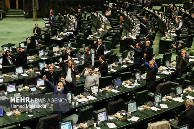 حمایت یکپارچه نمایندگان مجلس از سپاه پاسداران