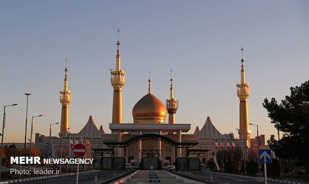 عزیمت نمایندگان مجلس به حرم امام خمینی (ره)