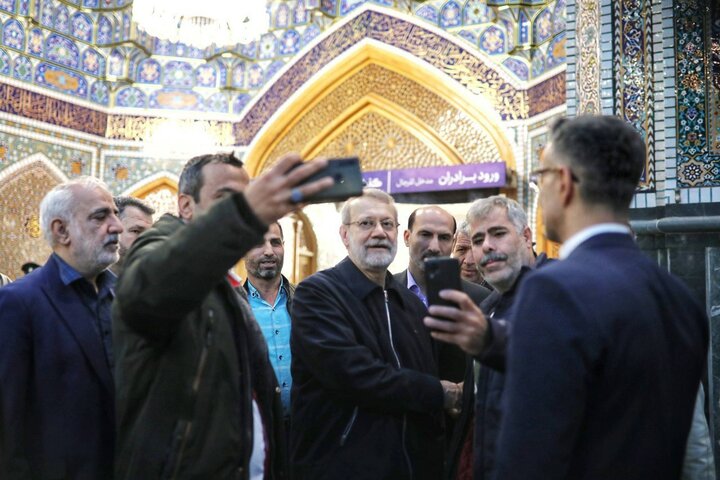 علی لاریجانی به زیارت حرم رضوی مشرف شد