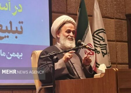 پناهیان: تبلیغ توصیفی باید جایگزین تبلیغ استدلالی شود