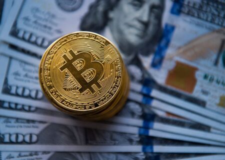 گزارش بلومبرگ از سقوط مجدد بیت کوین/ اعتماد سرمایه‌گذاران کاهش یافت