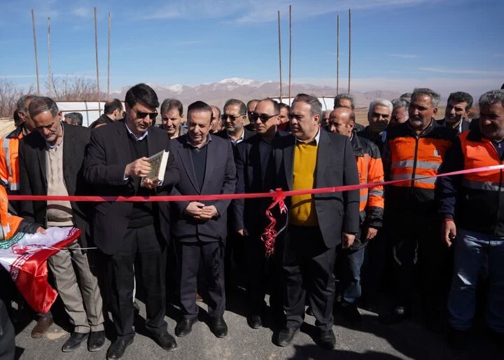 ۱۴  پروژه در گناوه باحضور استاندار بوشهر افتتاح و آغاز شد