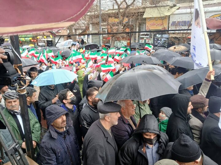 ۲۲ بهمن در سنندج؛ خیابان‌هایی که به نام انقلاب نفس می‌کشیدند