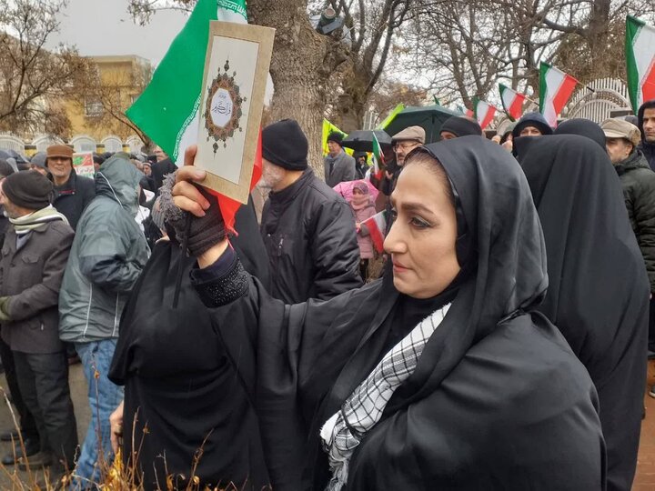 ۲۲ بهمن در سنندج؛ خیابان‌هایی که به نام انقلاب نفس می‌کشیدند